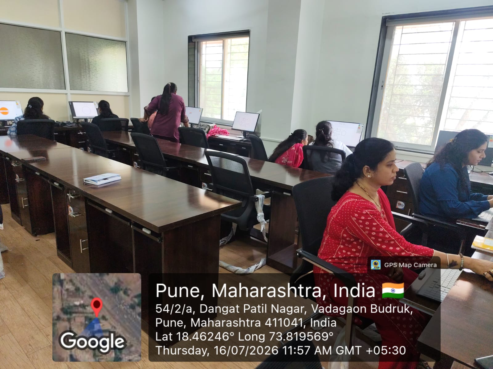 Digital literacy class in progress at the Pune centre, geotagged Vadagaon Budruk